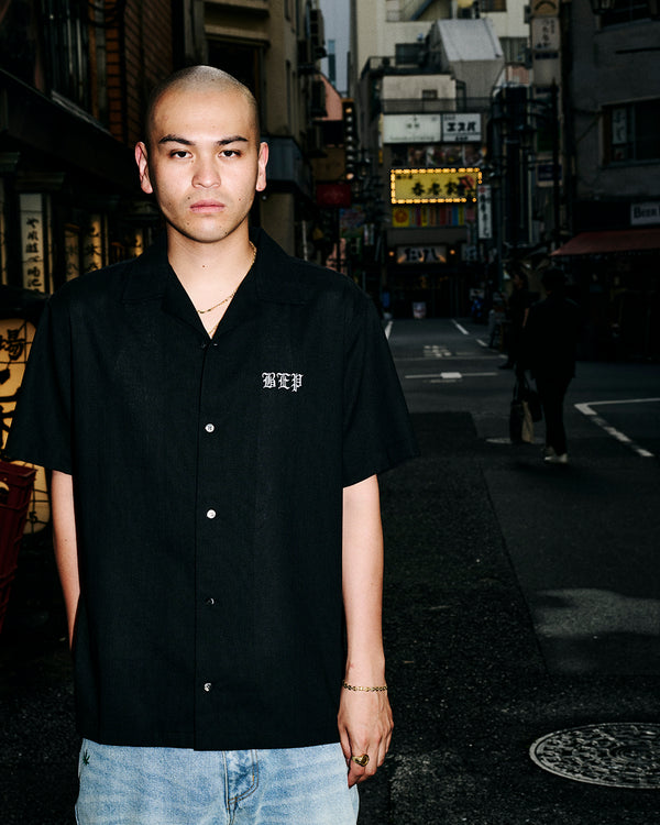 3 LETTER OE OPEN COLLARED S/S SHIRT BLACK
