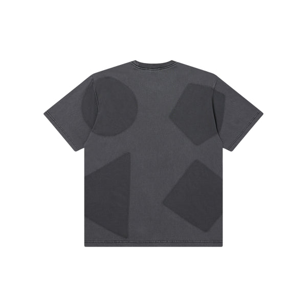 GEOMETRIC DIAL WASHED TEE CHARCOAL