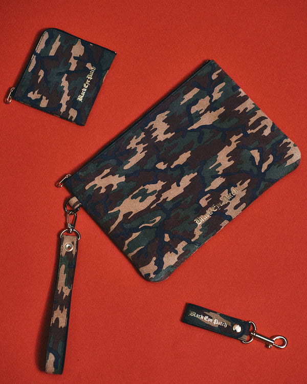 CAMOUFLAGED LEATHER STRAP KEYCHAIN WOODLAND CAMO