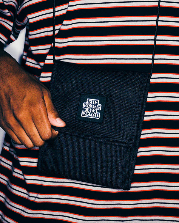 OG LABEL NECK POUCH BLACK