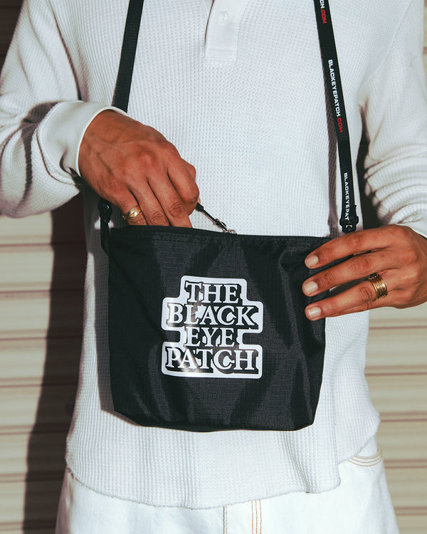 OG LABEL NYLON SHOULDER POUCH