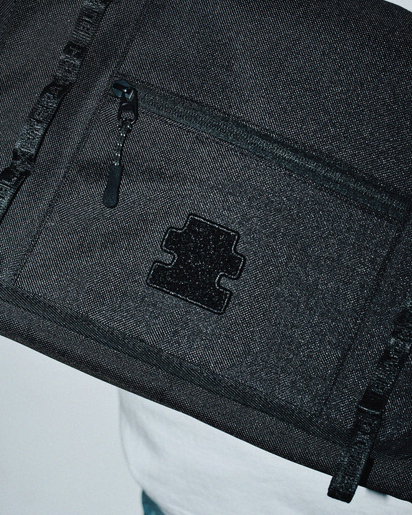 OG LABEL MESSENGER BAG BLACK