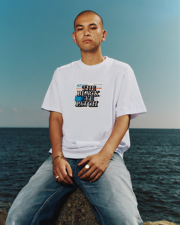 PRIORITY LABEL TEE WHITE