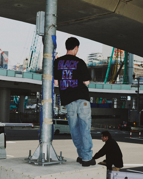 UNDERLINED TEAM LOGO TEE WHITE